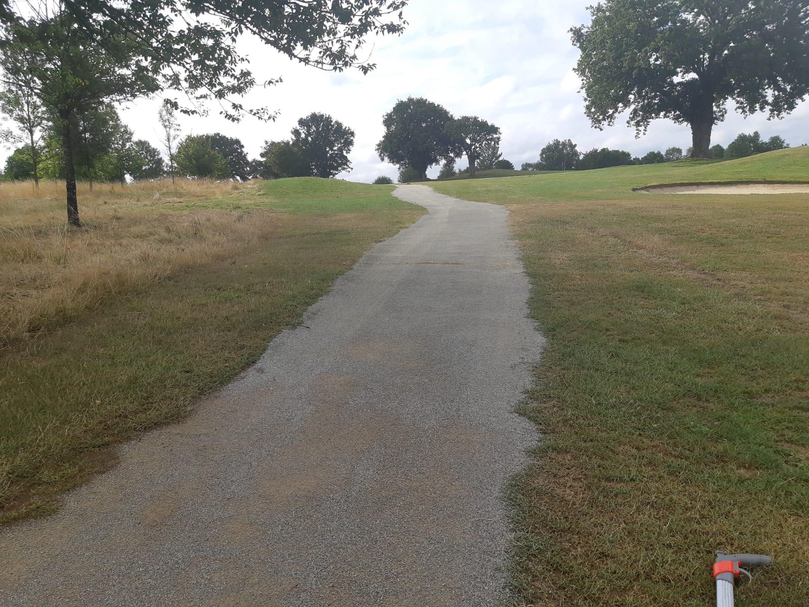 amenagement-golf-mayenne-empierrement-et-finition-en-sable-tram-tp