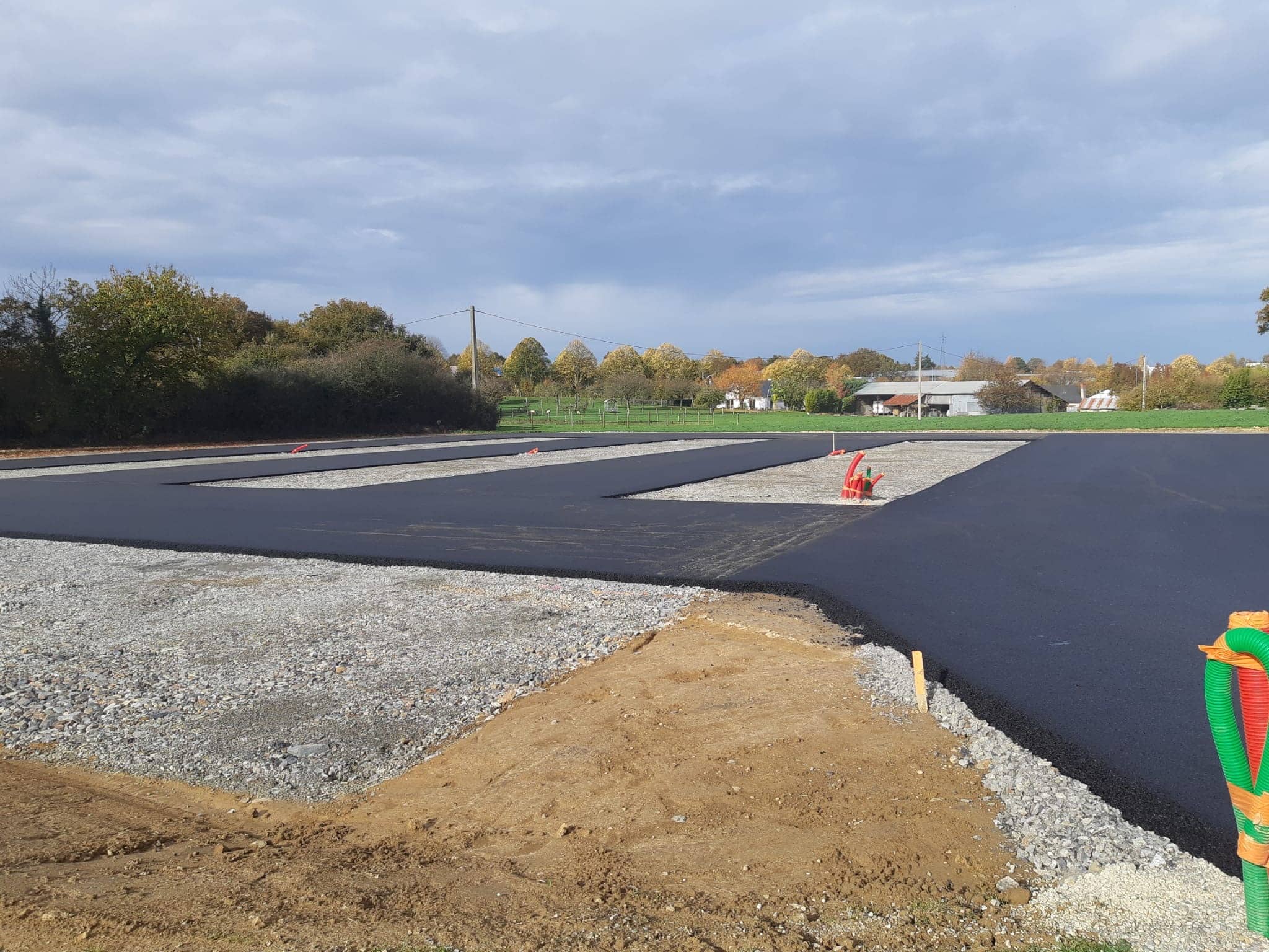 vue-globale-plateforme-stockage-box-craon-tram-tp